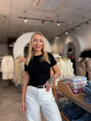 Bazinė Palaidinė Fit Black IŠANKSTINIS UŽSAKYMAS - Image 1