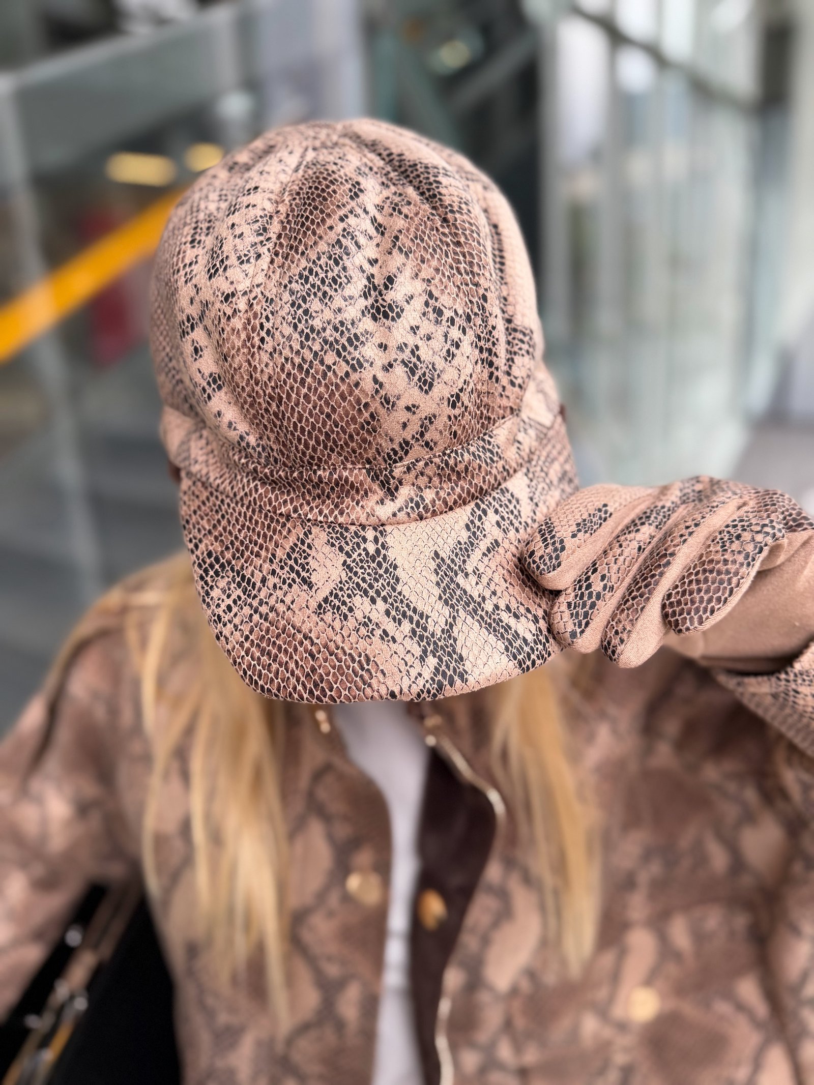 Kepurė Snake - Kupranugario (camel)